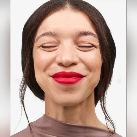 NIB Glossier G Suit Soft Touch Lip Creme, Jet​ - Picture 3 of 6